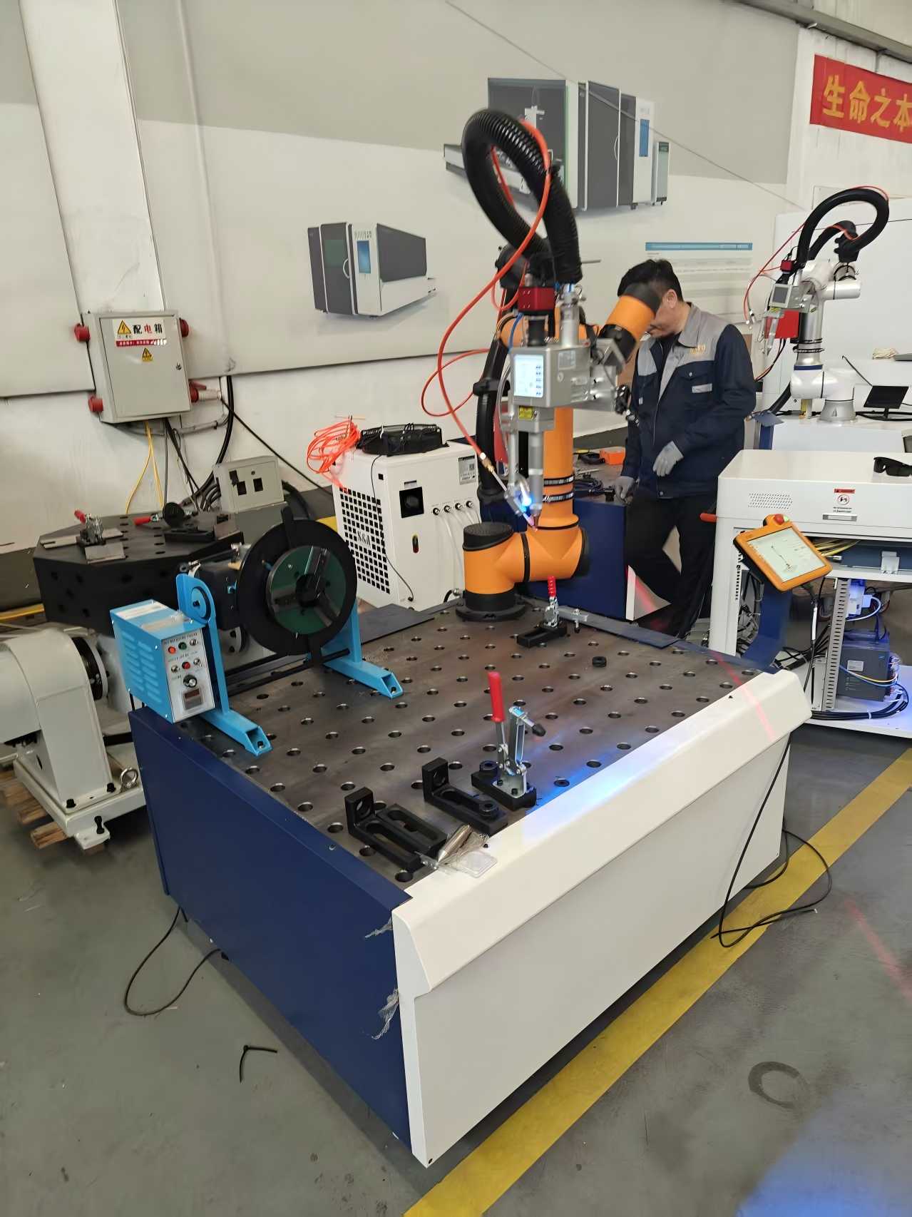 C&oacute;mo un fabricante griego de chapa met&aacute;lica elimin&oacute; el retrabajo y duplic&oacute; la producci&oacute;n de soldadura con el sistema de soldadura Cobot Aubo I10 de 1500 W de DATO