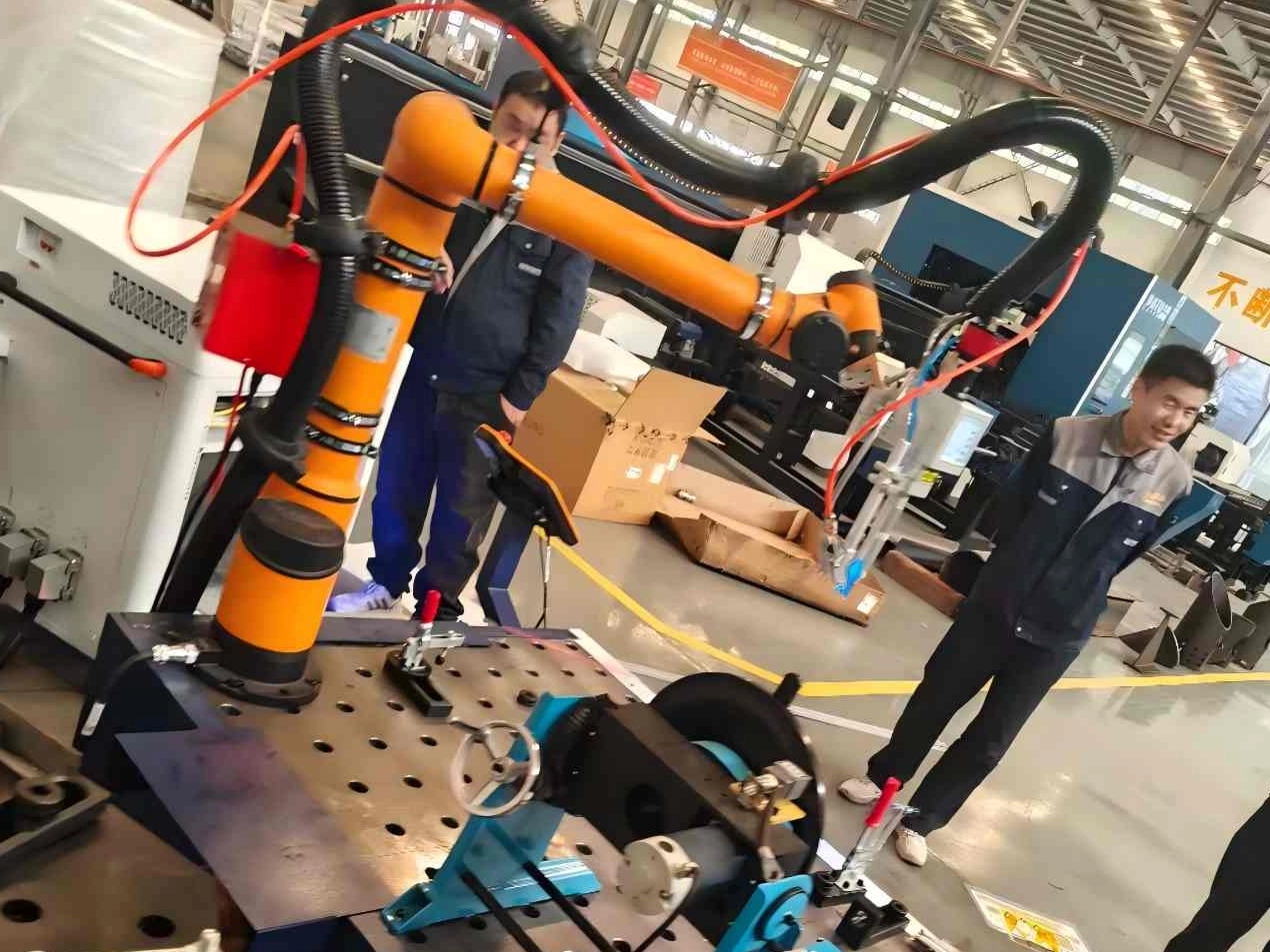 C&oacute;mo un fabricante griego de chapa met&aacute;lica elimin&oacute; el retrabajo y duplic&oacute; la producci&oacute;n de soldadura con el sistema de soldadura Cobot Aubo I10 de 1500 W de DATO