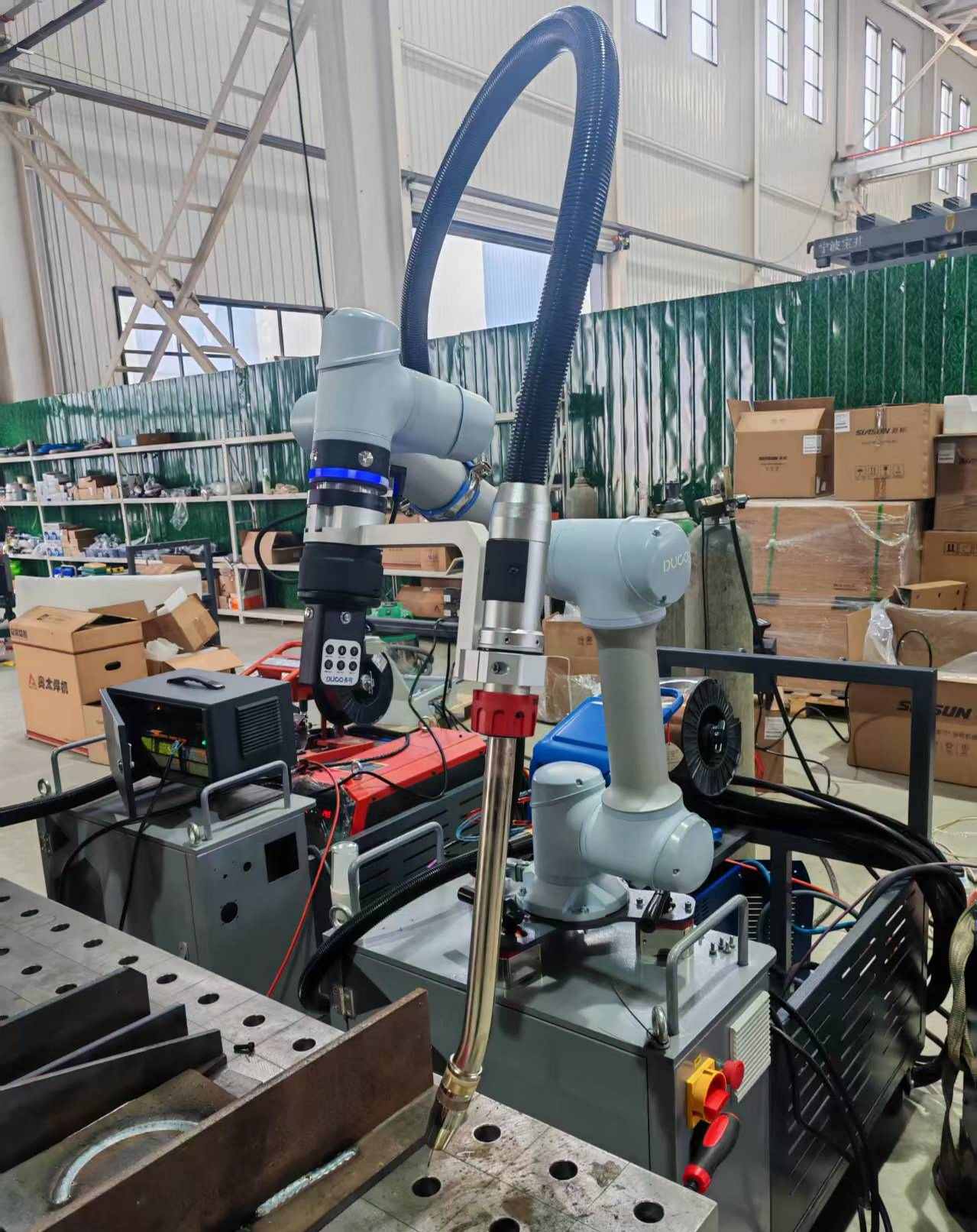 De la soldadura manual a la automatizaci&oacute;n con cobots: c&oacute;mo ayudamos a un fabricante de equipos para parques infantiles de EE. UU. a resolver su cuello de botella en la soldadura