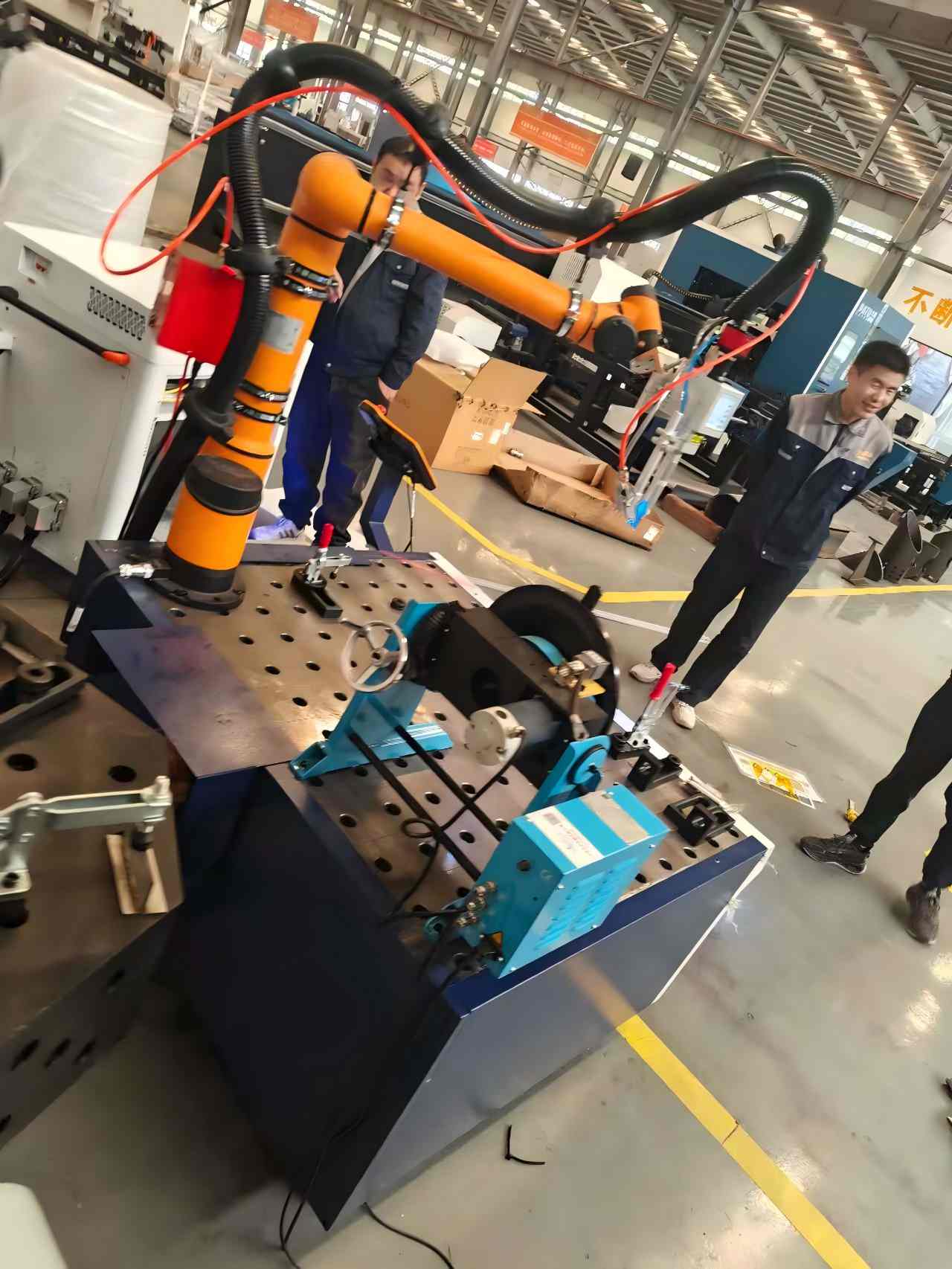 C&oacute;mo un fabricante griego de chapa met&aacute;lica elimin&oacute; el retrabajo y duplic&oacute; la producci&oacute;n de soldadura con el sistema de soldadura Cobot Aubo I10 de 1500 W de DATO